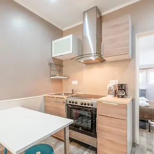 https://guestready-forno-do-sol-7-rc-e.hotels-lisbon-portugal.com